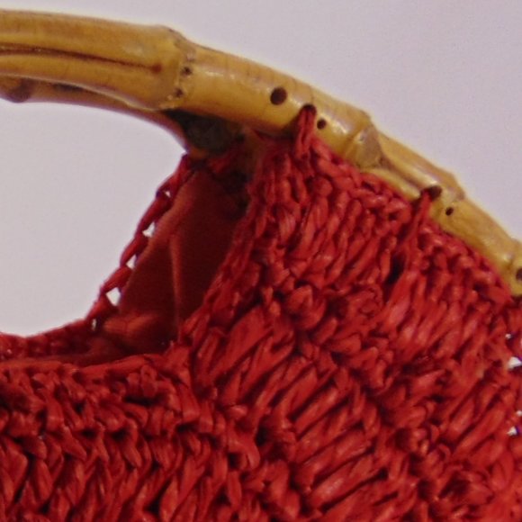 Red Woven Raffia Clutch Bag w/Bamboo Handles - Vintage - Picture 3 of 9